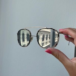 Illesteva sunglasses with brown case